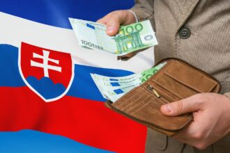 Slovensko, peniaze, Slováci, invetstovanie, minimálna mzda